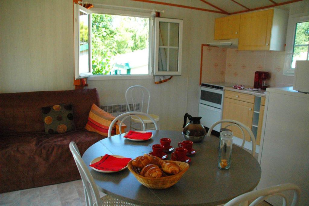 La Lande Du Moulin Hotel Sulniac Quarto foto